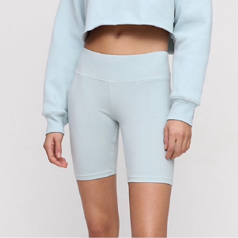 NWT Aritzia TNA biker shorts